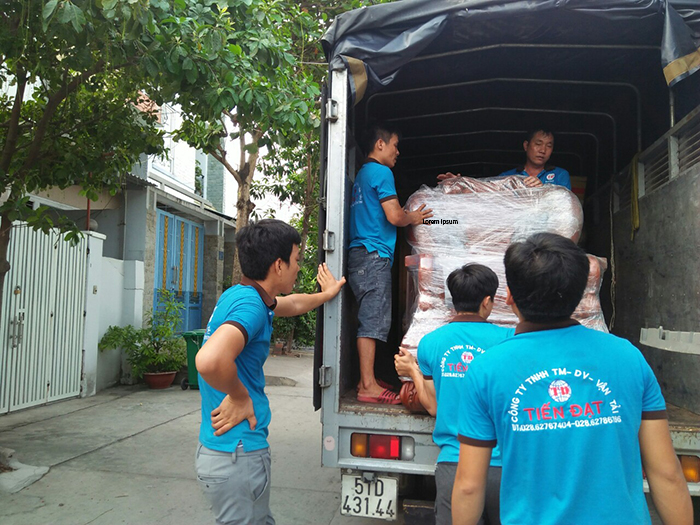 Xe tải dịch vụ chuyển nhà quận 1 TPHCM tại Chuyển nhà Tiến Đạt